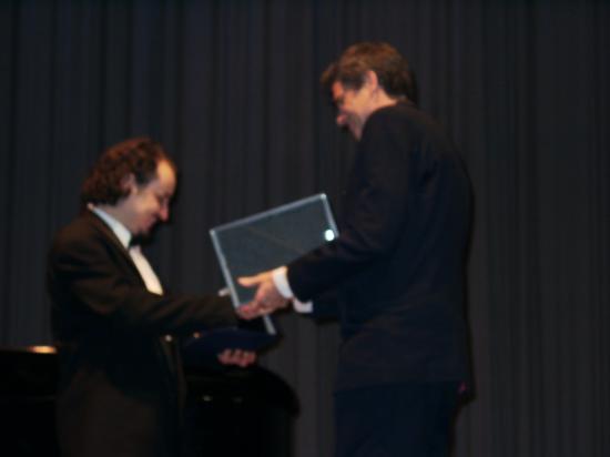 Stefano Secco vastaanottaa Gigli -palkinnon	